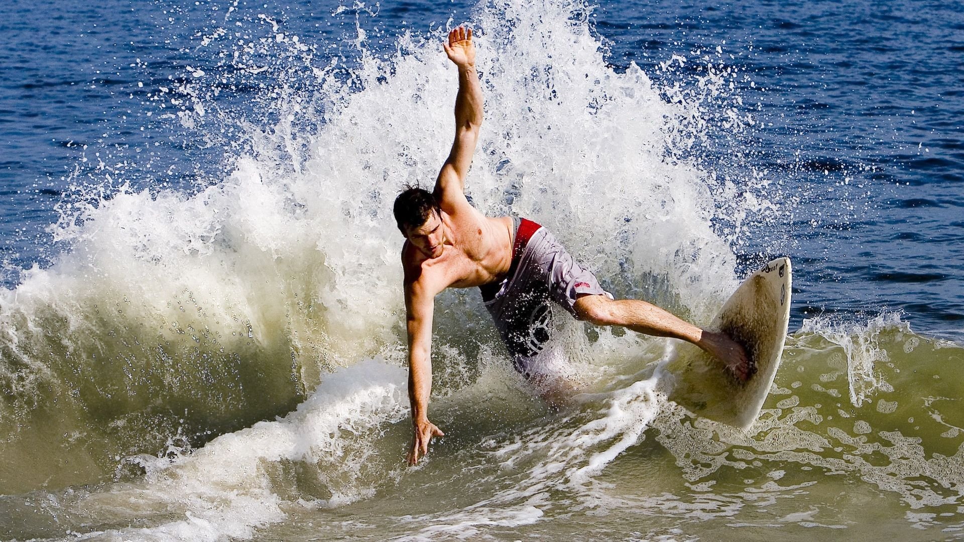 球场“铜墙铁壁”防线：最难攻破的防守奇观，铜墙铁壁铸防线